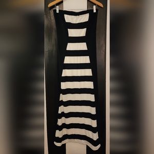 Bebe. Strapless. Black and white pattern. Size XS.